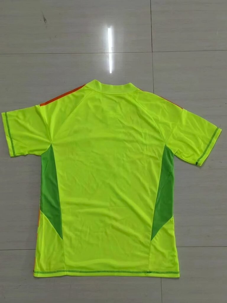 Mens Bayern Munich 2024/25 Goalkeeper Jersey 1