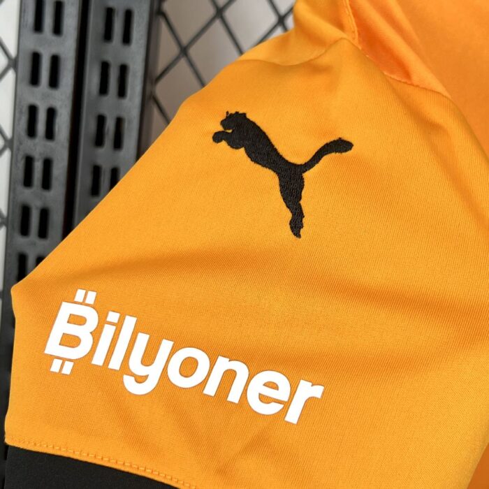 Kids Galatasarays 2024/25 Home Kit 5