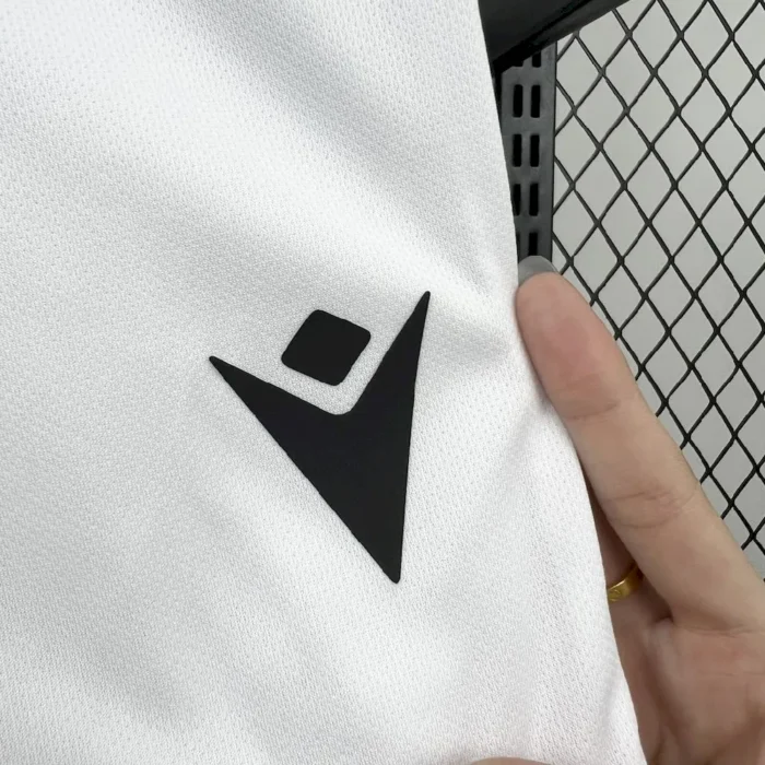 Kids Vitoria de Guimaraes 2024/25 Home Kit 4