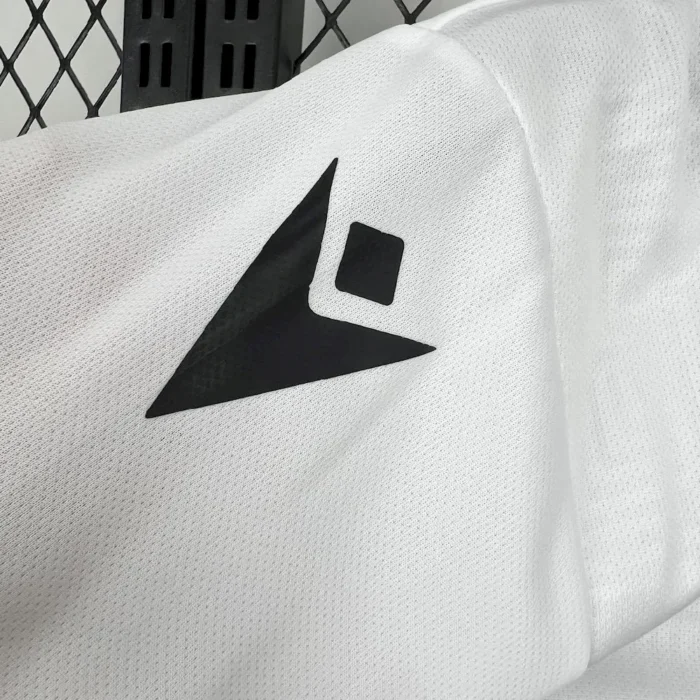 Kids Vitoria de Guimaraes 2024/25 Home Kit 3