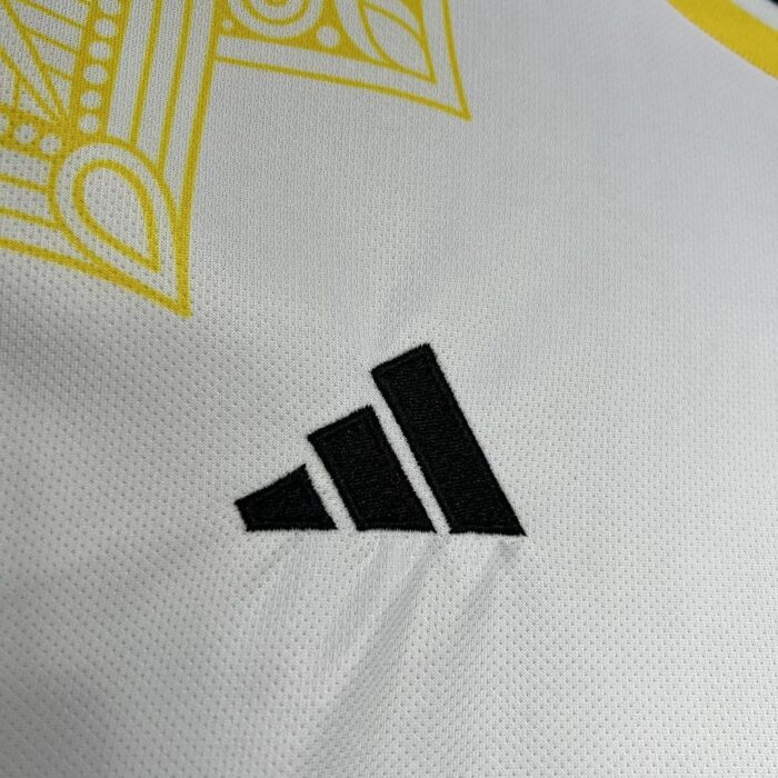 Mens Real Madrid 2024/25 White and black Mamba Jersey 4