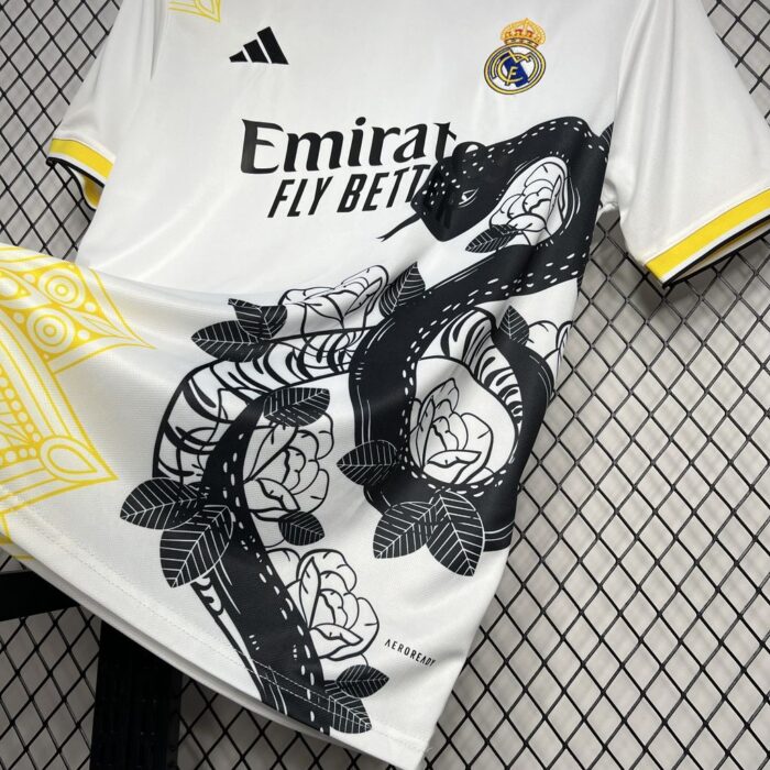 Mens Real Madrid 2024/25 White and black Mamba Jersey 2