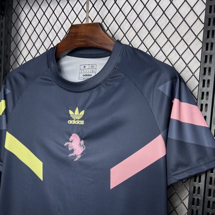 Mens Juventus 2024/25 Pre-Match Jersey 2