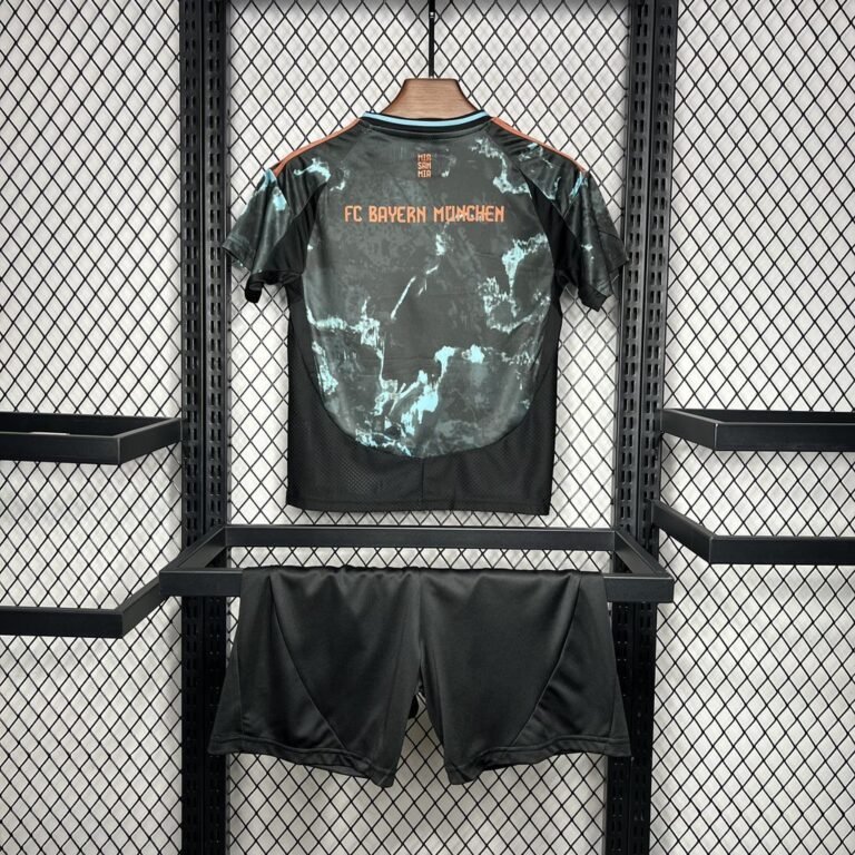 Kids Bayern Munich 2024/25 Away Kit 1