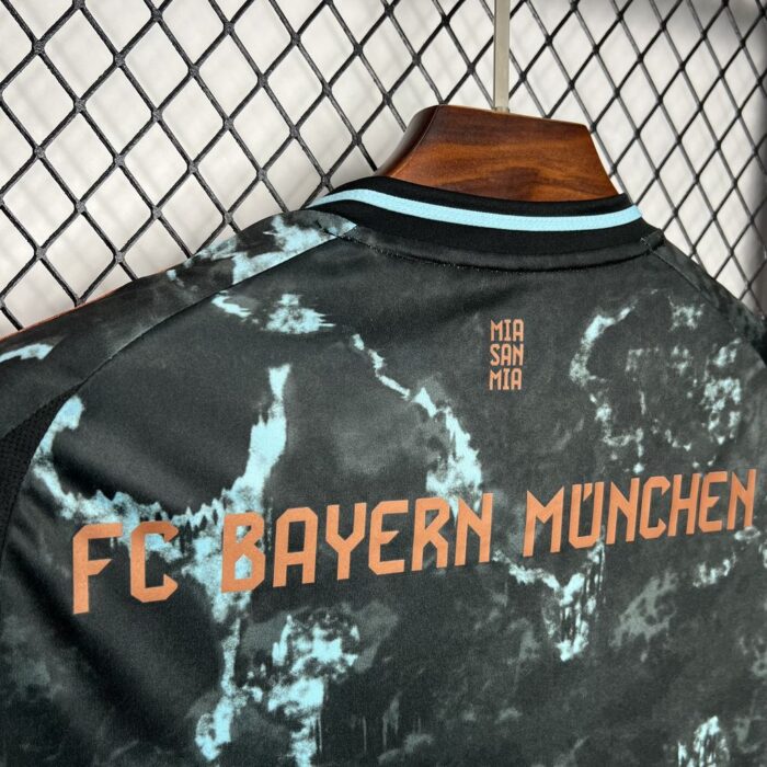 Mens Bayern Munich 2024/25 Away Jersey 2