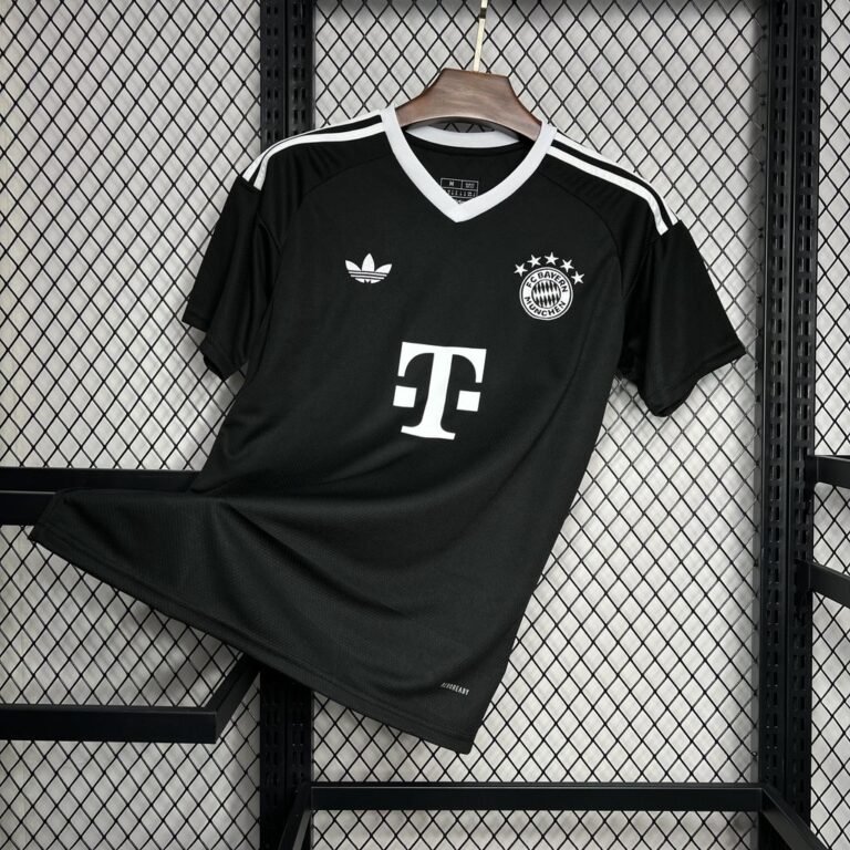 Mens Bayern Munich 2024/25 Pre-Match Jersey
