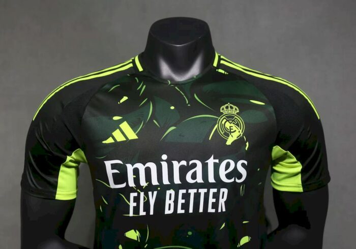 Mens Real Madrid 2024/25 Teenage Mutant Ninja Turtles Edition Player Version 8