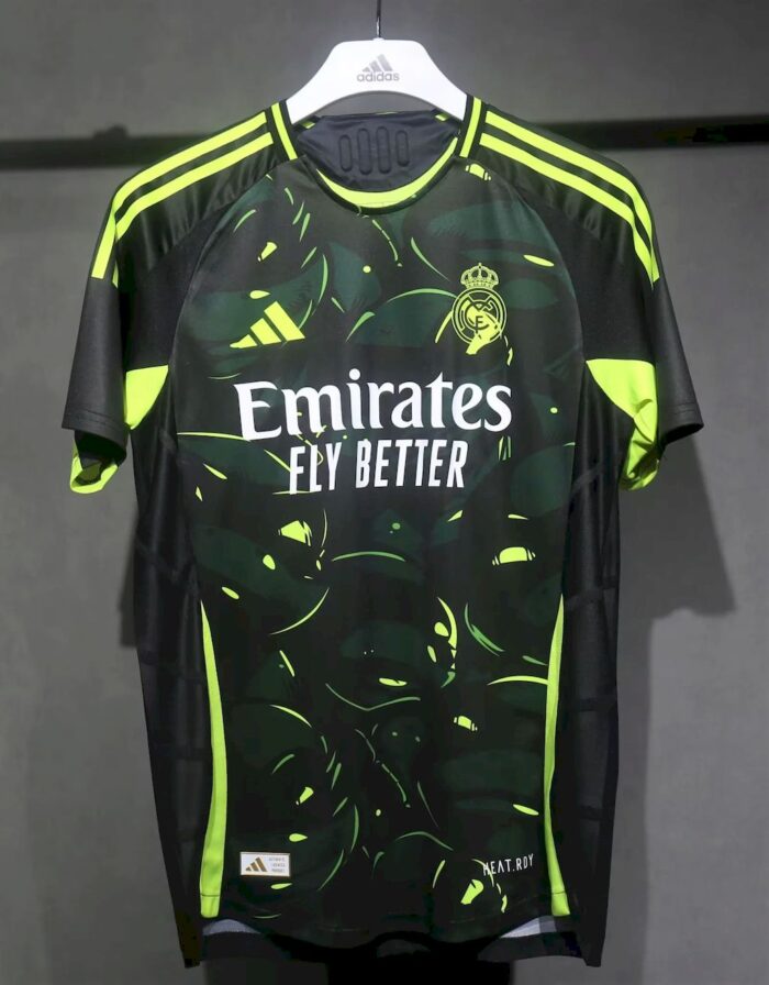 Mens Real Madrid 2024/25 Teenage Mutant Ninja Turtles Edition Player Version 5