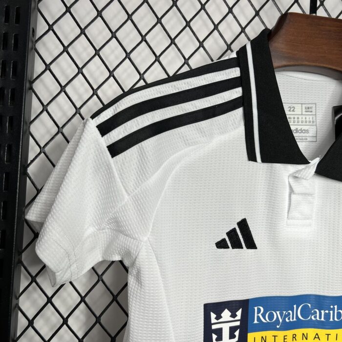Kids Fulham 2024/25 Home Kit 6