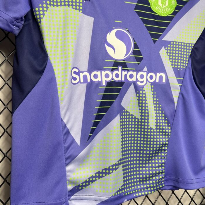 Kids Manchester United 2024/25 Goalkeeper Kit 4