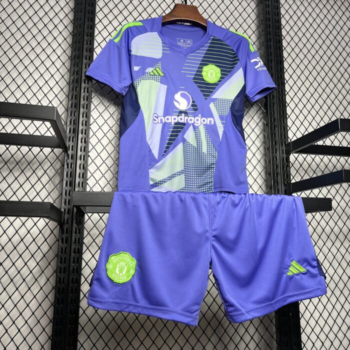 Kids Manchester United 2024/25 Goalkeeper Kit 3
