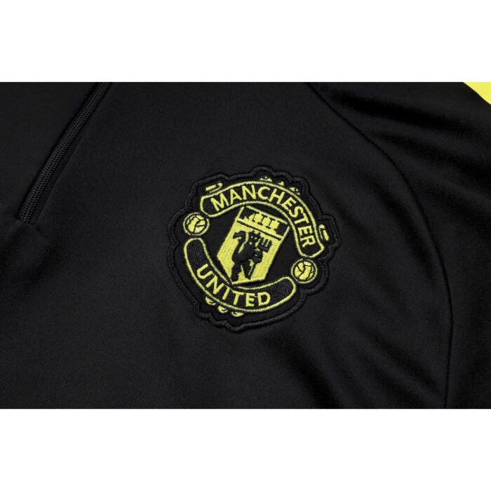 Kids Manchester United 2025/26 Half-Zip Sweater+Pant 815 3