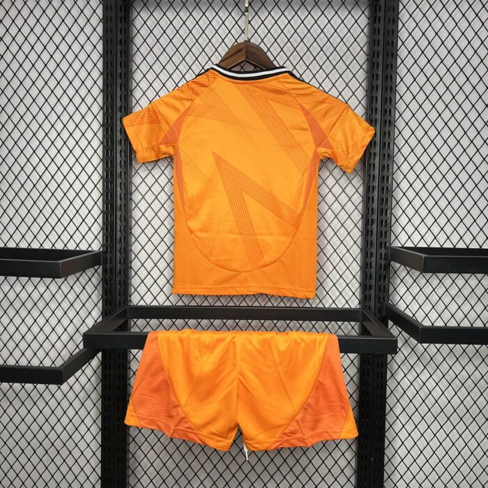 Kids Real Madrid 2024/25 Away Kit 1