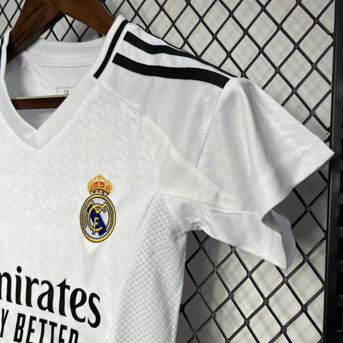 Kids Real Madrid 2024/25 Home Kit 4