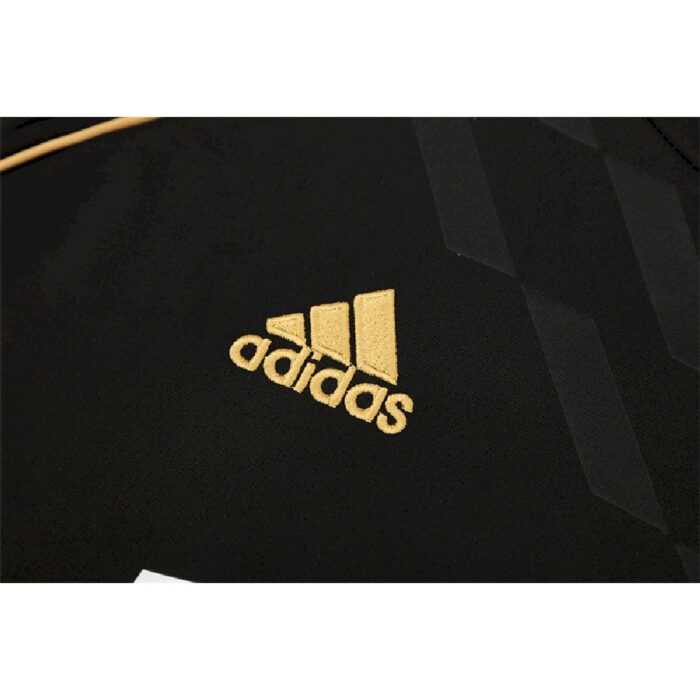 Mens Real Madrid 2011/12 1/4 Zip Sweatshirt Retro Style 6