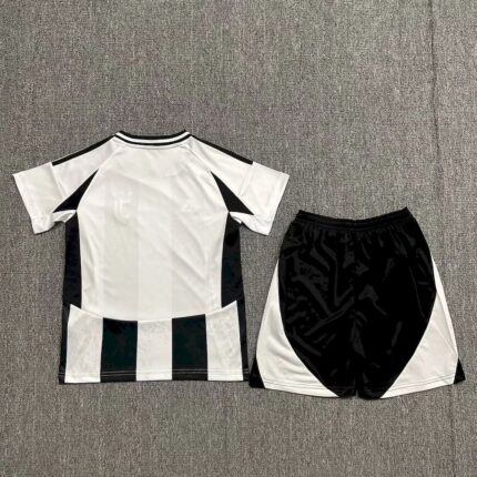 Kids Juventus 2024/25 Home Kit 1