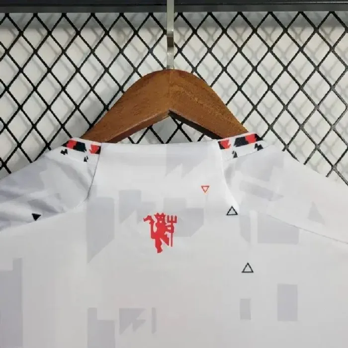 Mens Manchester United 2023/24 Jersey 8