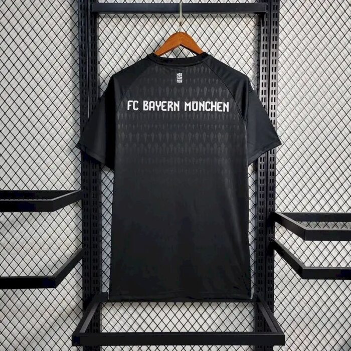 Mens Bayern Munich 2023/24 Goalkeeper Jersey 8