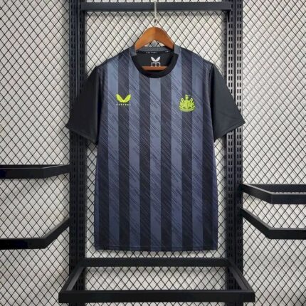 Mens Newcastle United 2023/24 Pre-Match Jersey 1