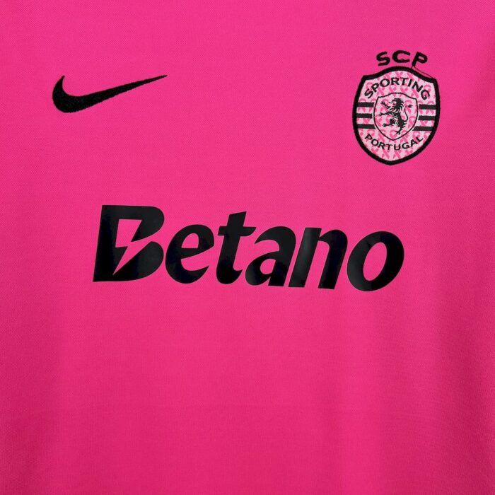 Kids Sporting CP 2024/25 Pink October Kit 6