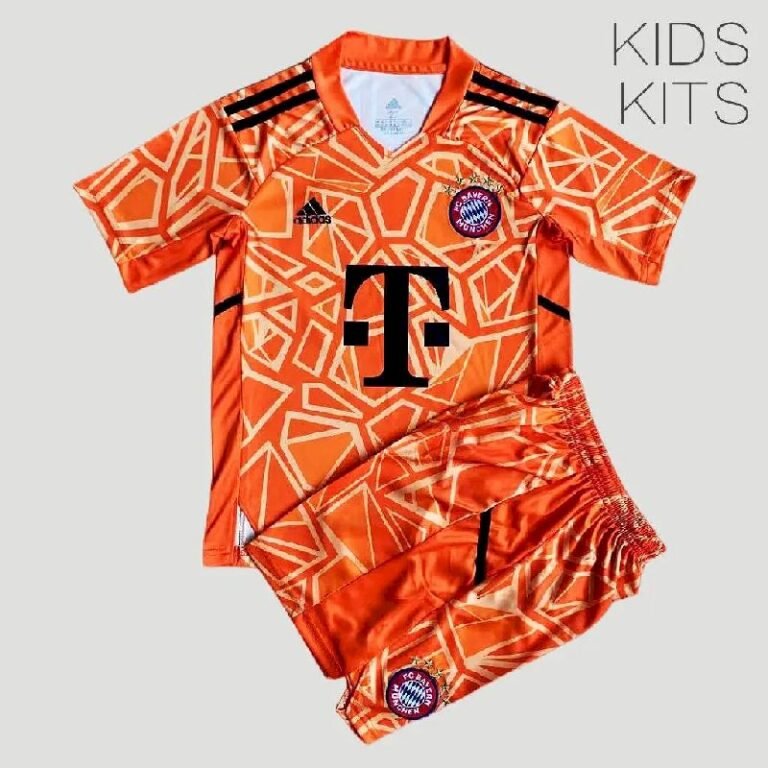 Kids Bayern Munich 2022/23 Goalkeeper Kit