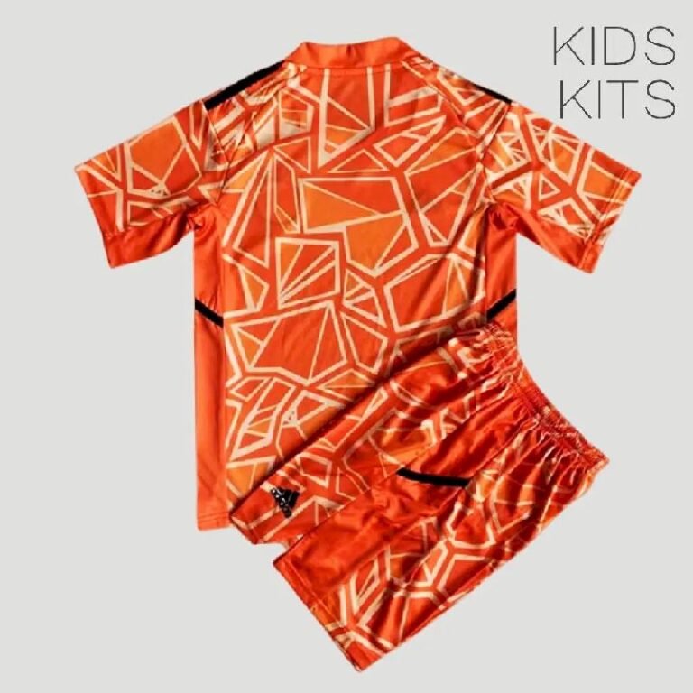 Kids Bayern Munich 2022/23 Goalkeeper Kit 1