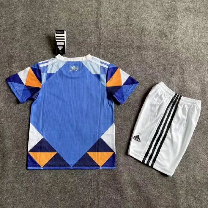 Kids Juventus 2022/23 Fourth Kit 3