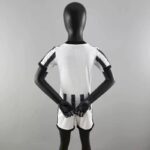 Kids Juventus 2022/23 Home Kit 1