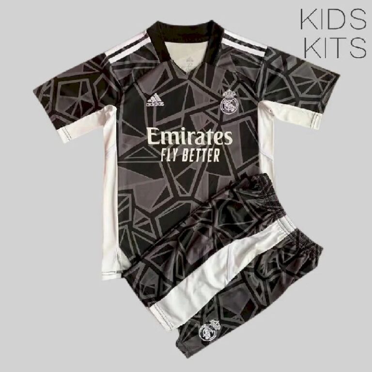 Kids Real Madrid 2022/23 Goalkeeper Kit