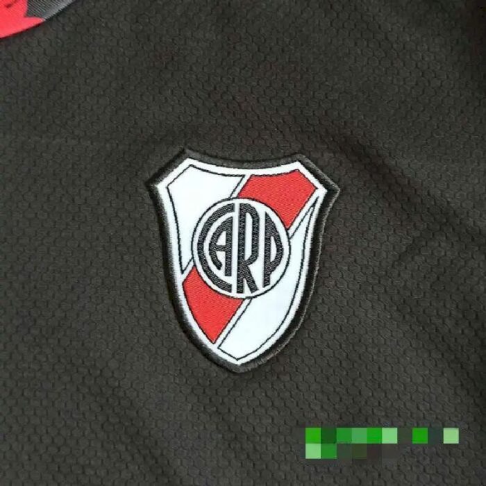 Kids River Plate 2021/22 Goalkeeper Kit 6