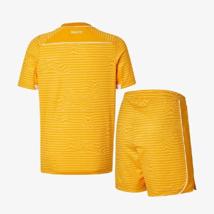 Kids Newcastle United 2021/22 Goalkeeper Kit 1