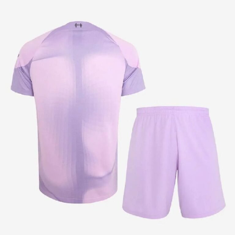 Kids Liverpool 2022/23 Goalkeeper Kit 1