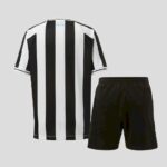 Kids Newcastle United 2022/23 Home Kit 1