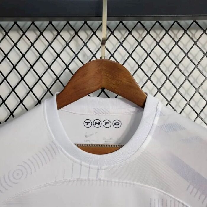 Kids Tottenham Hotspur 2023/24 Home Kit 6
