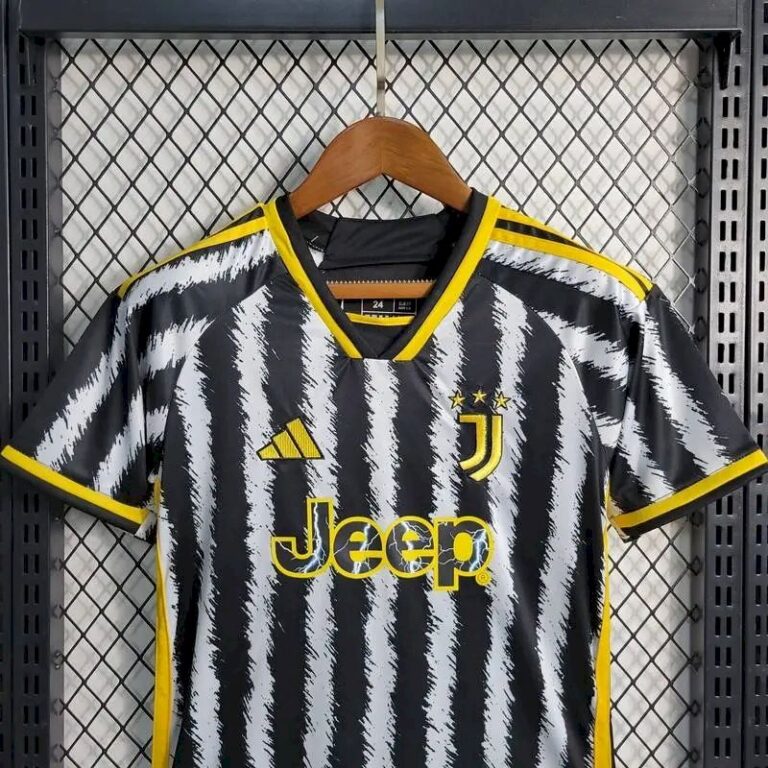 Kids Juventus 2023/24 Home Kit 1