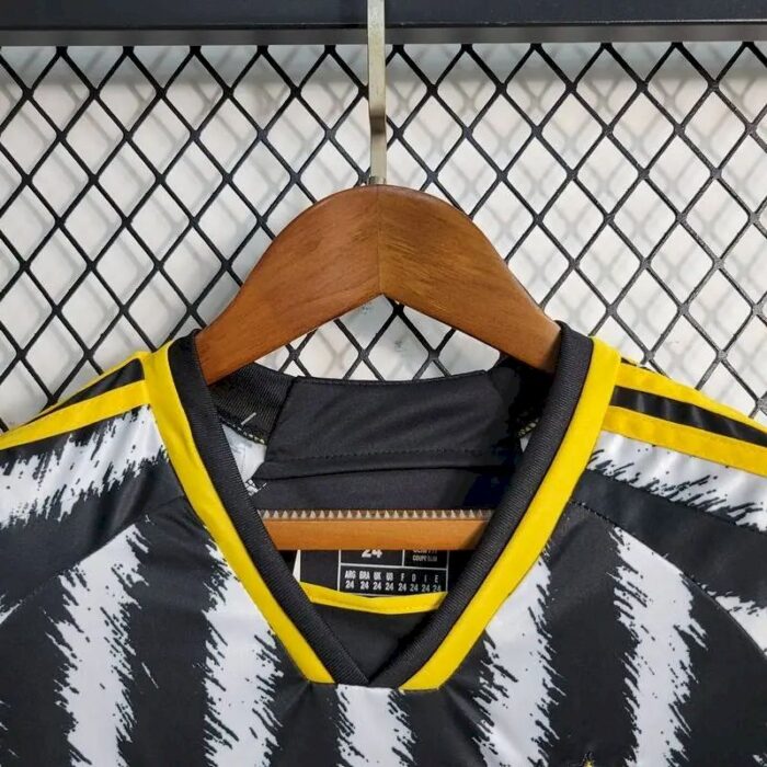 Kids Juventus 2023/24 Home Kit 10