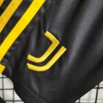 Kids Juventus 2023/24 Home Kit 4