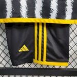 Kids Juventus 2023/24 Home Kit 5
