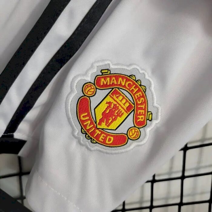 Kids Manchester United 2023/24 Home Kit 4