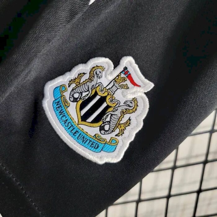 Kids Newcastle United 2023/24 Home Kit 11
