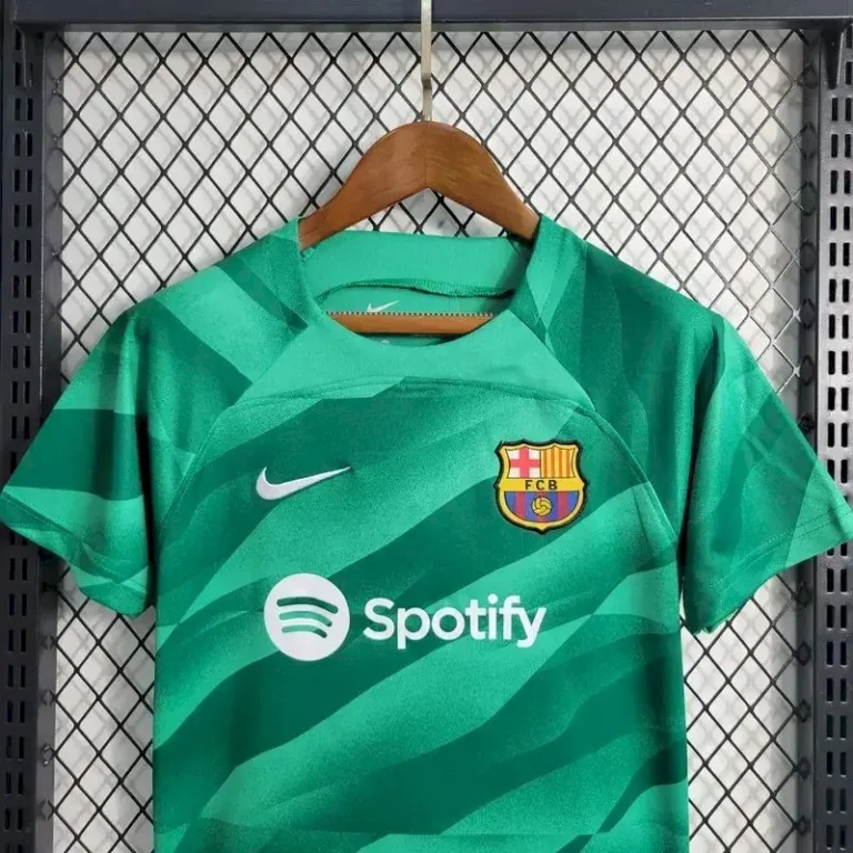 Kids Barcelona 2023/24 Goalkeeper Kit 1