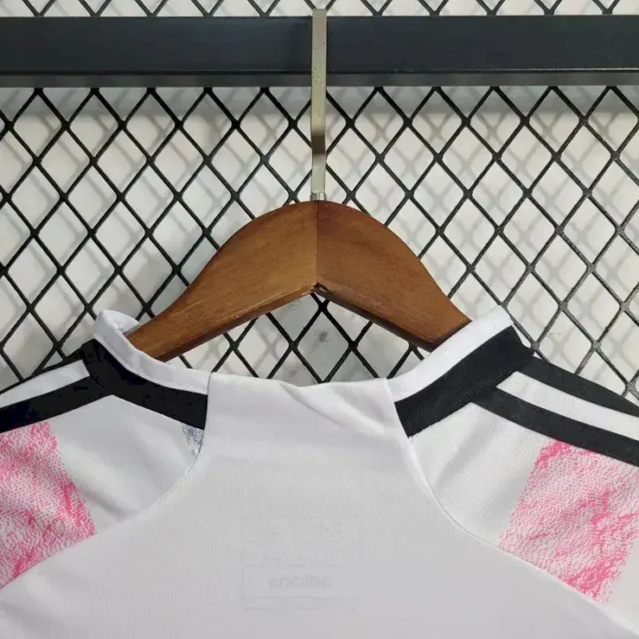 Kids Juventus 2023/24 Away Kit 4
