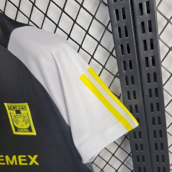 Kids Tigres UANL 2023/24 Pre-Match Kit 5