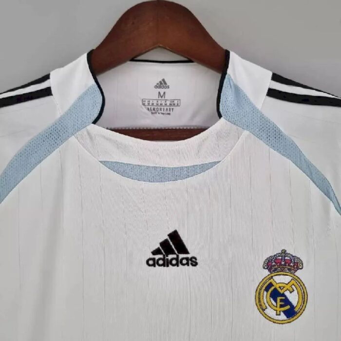 Mens Real Madrid 2022/23 Teamgeist Pre-Match Jersey 1
