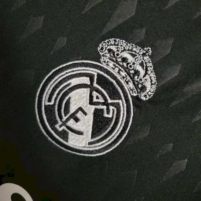 Mens Real Madrid 2023/24 Goalkeeper Jersey 9