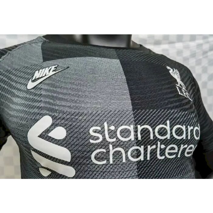 Mens Liverpool 2021/22 Goalkeeper Jersey Player Version 1