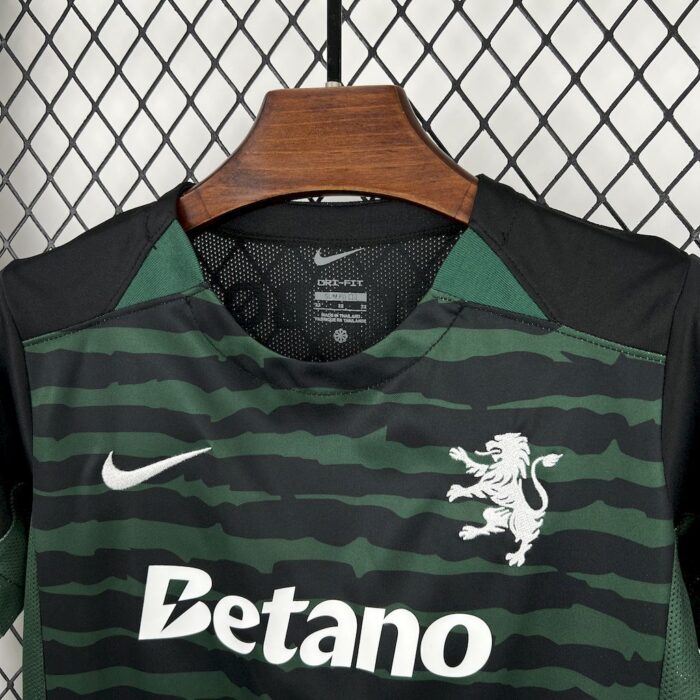 Kids Sporting CP 2025/26 Goalkeeper Kit 4