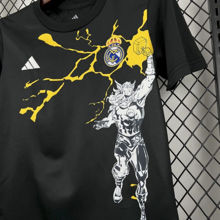 Kids Real Madrid 2025/26 Pre-Match Kit 4