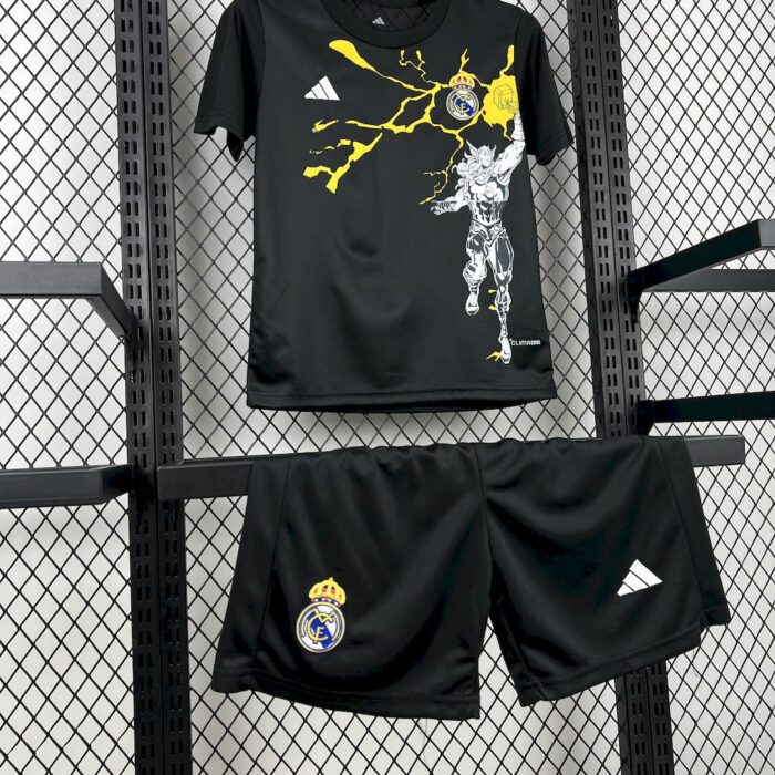 Kids Real Madrid 2025/26 Pre-Match Kit 3