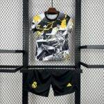 Kids Real Madrid 2025/26 Pre-Match Kit 6